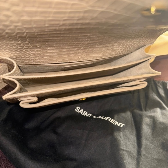 Saint Laurent SUNSET MEDIUM IN CROCODILE-EMBOSSED LEATHER - Picture 6 of 6